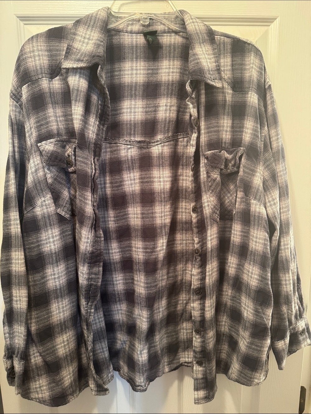 wild fable Women's Gray & White Plaid Long Sleeve Shirt